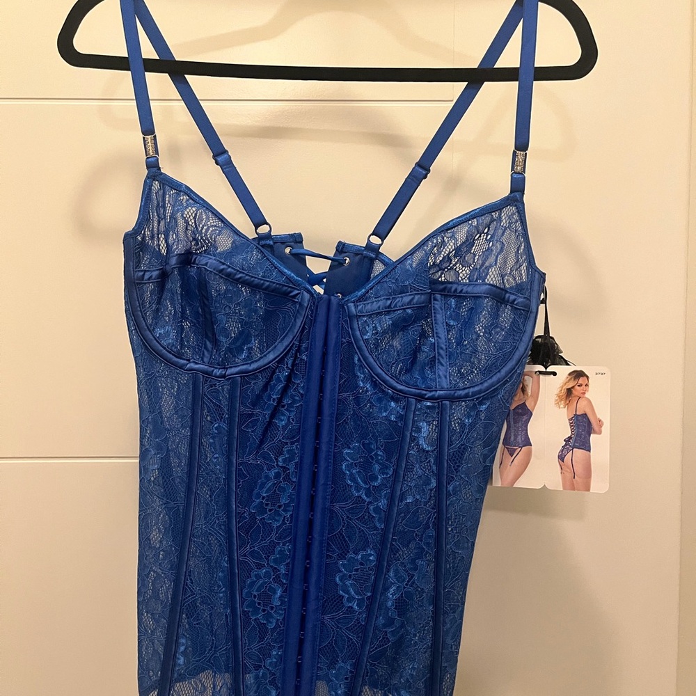 Large - Chic Blue Lace Chemise